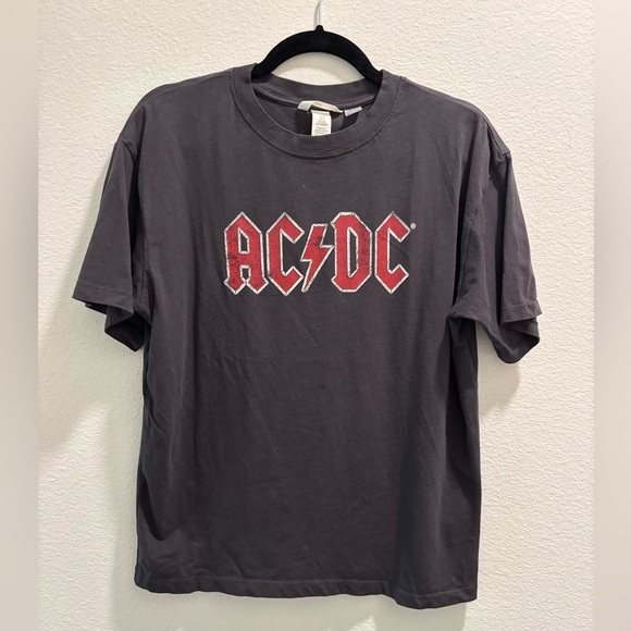 H+M Graphic Tee, AC/DC Back in Black Tour Shirt, size XS - Picture 1 of 5